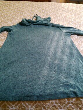SEVEN FORTY TWO TEAL SWEATER TYPE  TUNIC SIZE SMALL GOOD CONDITION